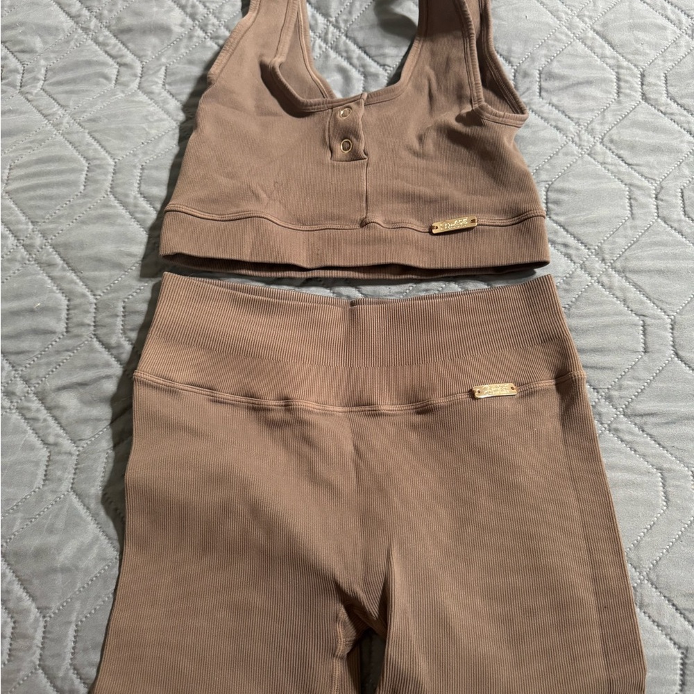 Gray Contour Seamless Snap Sports Bra and Shorts Set
